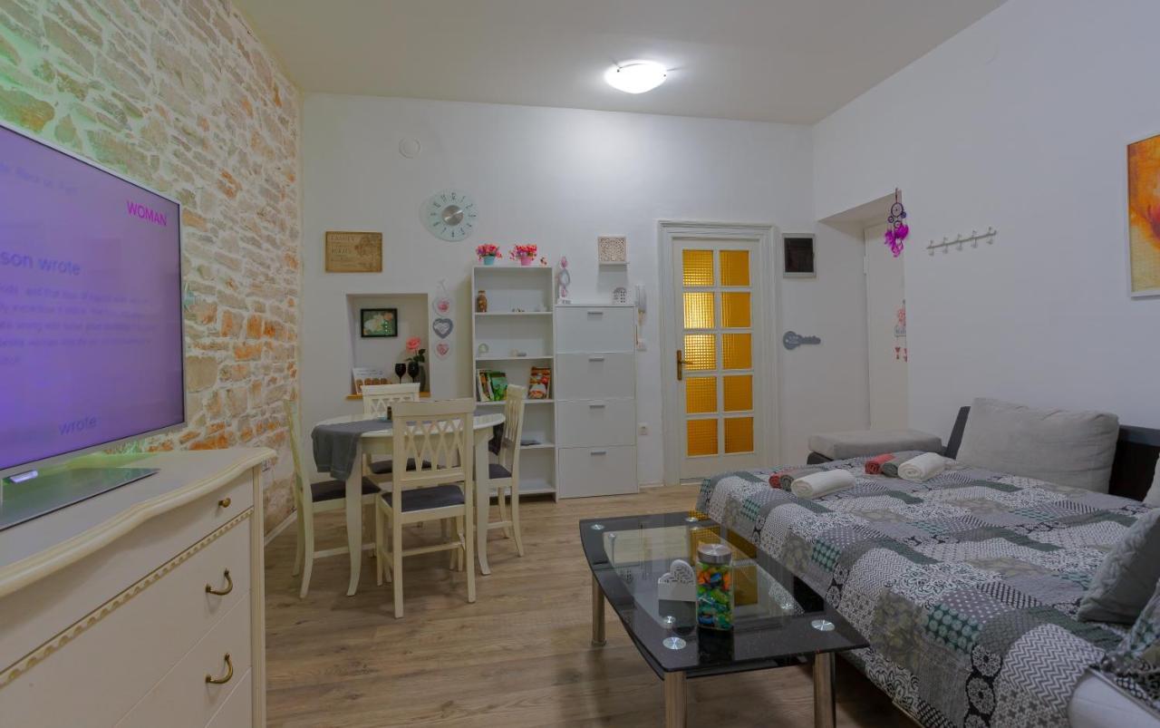 Rich Apartment Pula Exterior photo