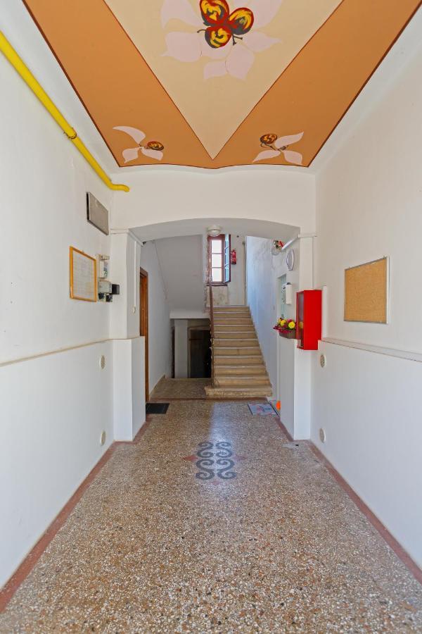 Rich Apartment Pula Exterior photo