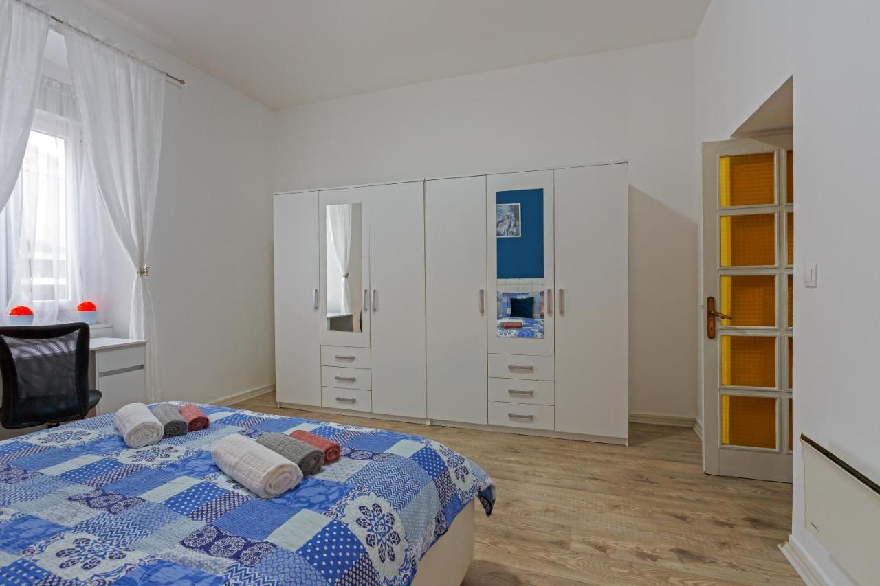 Rich Apartment Pula Exterior photo
